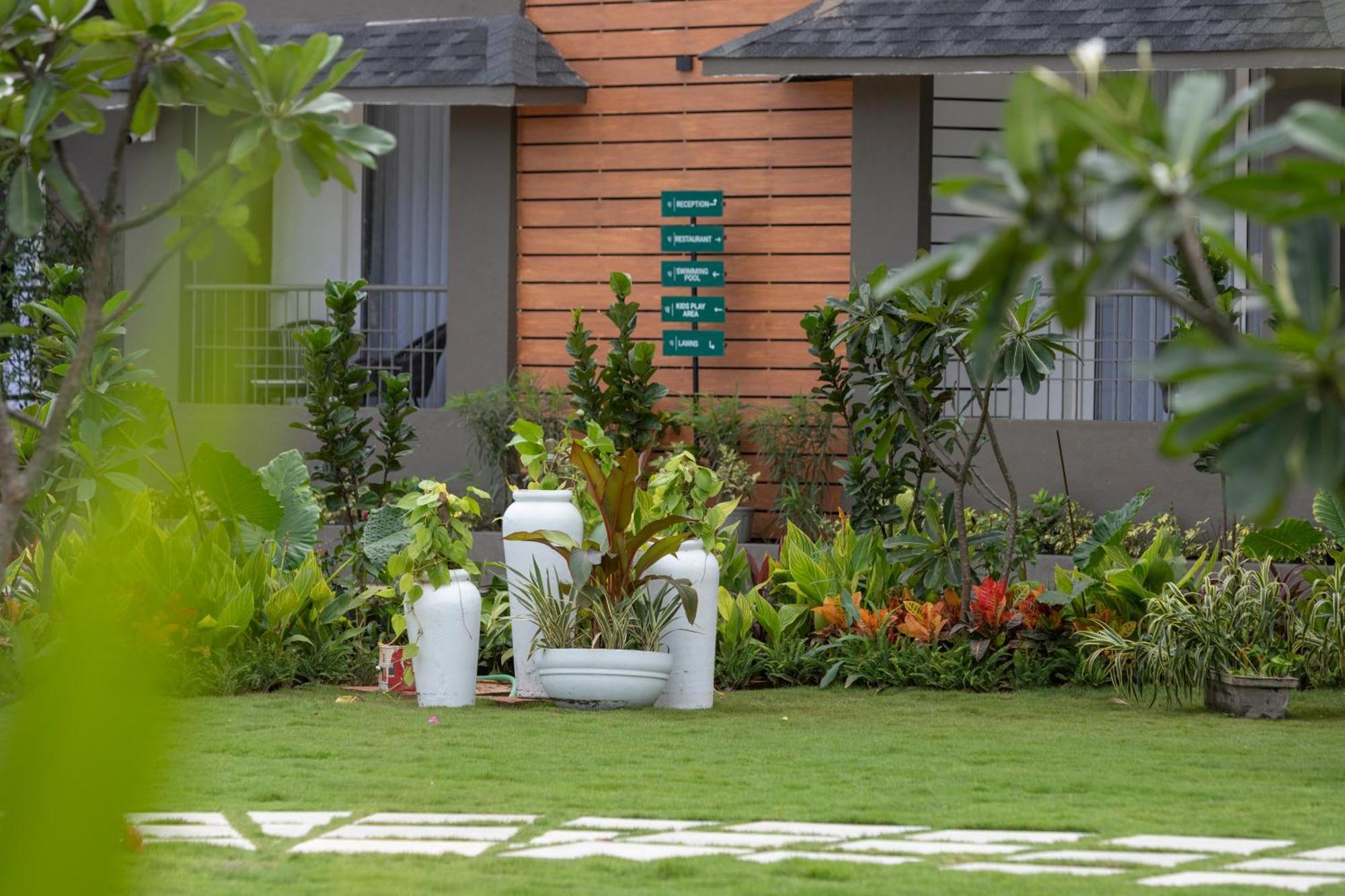 Stone Wood Hotel Amboli Amboli  Exteriér fotografie