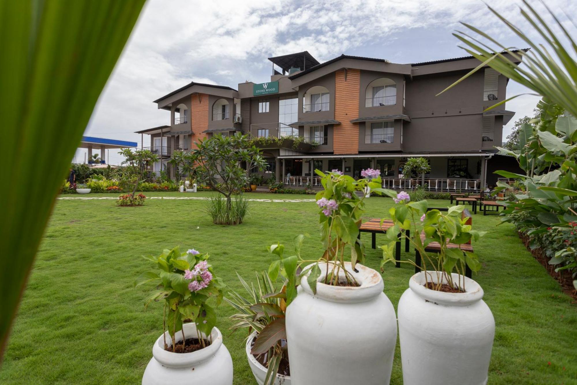 Stone Wood Hotel Amboli Amboli  Exteriér fotografie