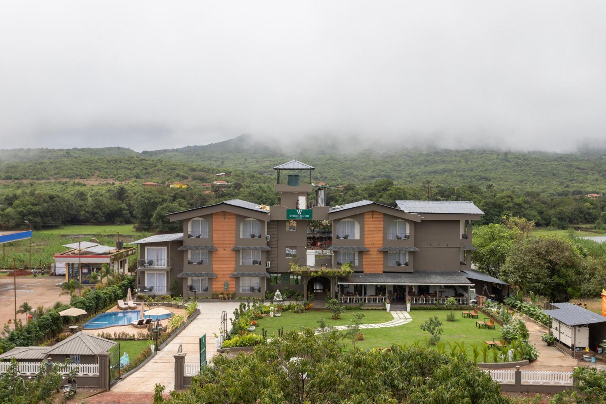 Stone Wood Hotel Amboli Amboli  Exteriér fotografie