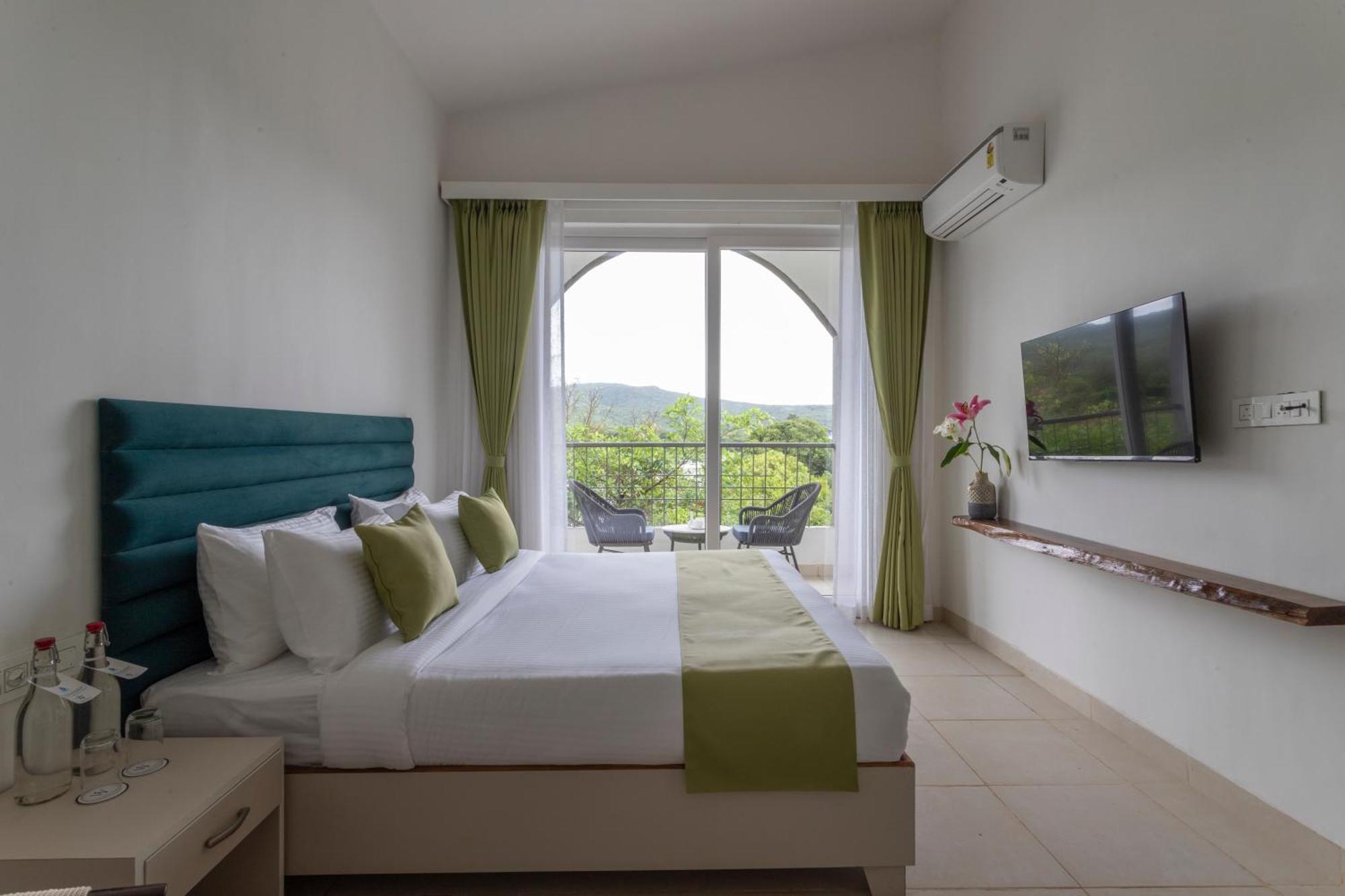 Stone Wood Hotel Amboli Amboli  Exteriér fotografie